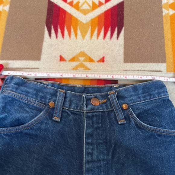 Perfectly Worn Vintage Wranglers - Picture 8 of 8